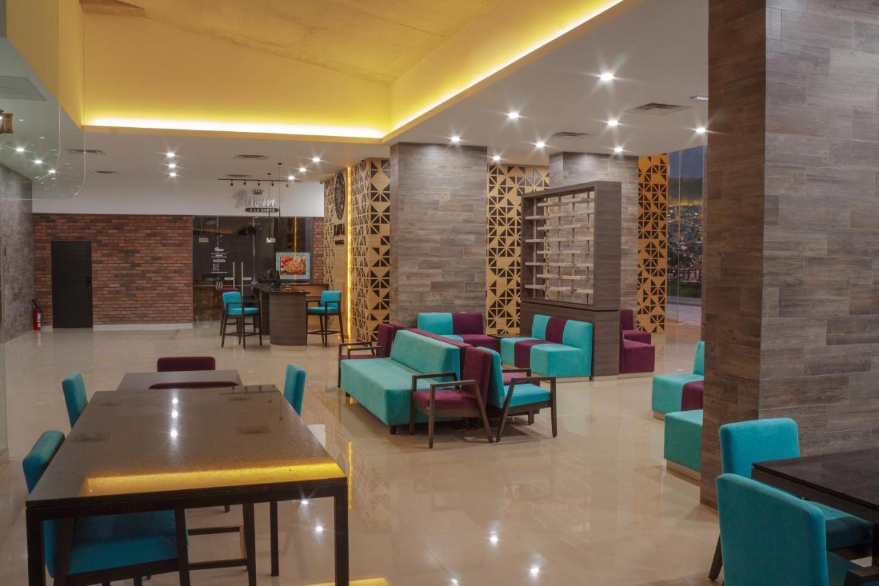 Hotel Kavia مونتيري المظهر الخارجي الصورة