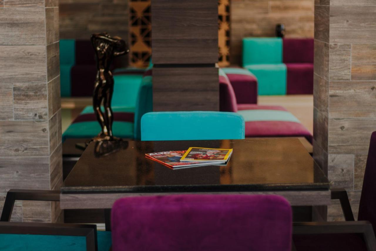Hotel Kavia مونتيري المظهر الخارجي الصورة