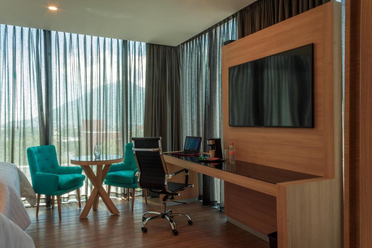 Hotel Kavia مونتيري المظهر الخارجي الصورة