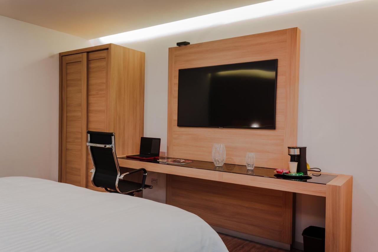 Hotel Kavia مونتيري المظهر الخارجي الصورة